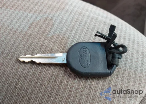 2000 Ford Taurus Lx z USA, uszkodzony, nr VIN 1FAFP52U3YA284478